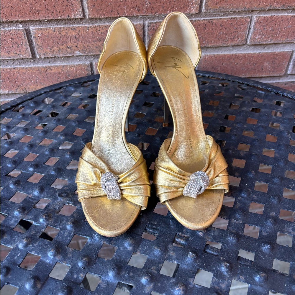 Giuseppe Zanotti Gold Heels Elegant Design